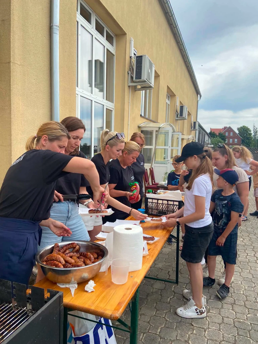 Dzień Pustej Klasy w Dłoni: sport, zwiedzanie i grillowanie na zakończenie roku — zdjęcie 11