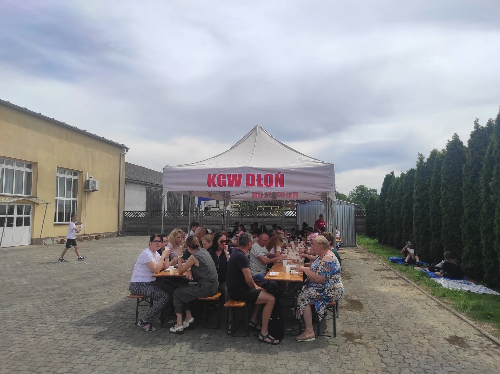 Dzień Pustej Klasy w Dłoni: sport, zwiedzanie i grillowanie na zakończenie roku — zdjęcie 20
