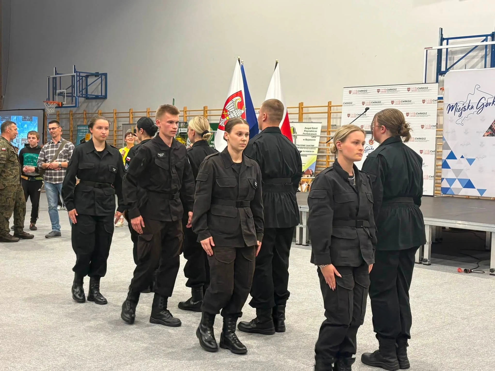 Noc Zawodowców w Miejskiej Górce – policja przyciągnęła tłumy — zdjęcie 9