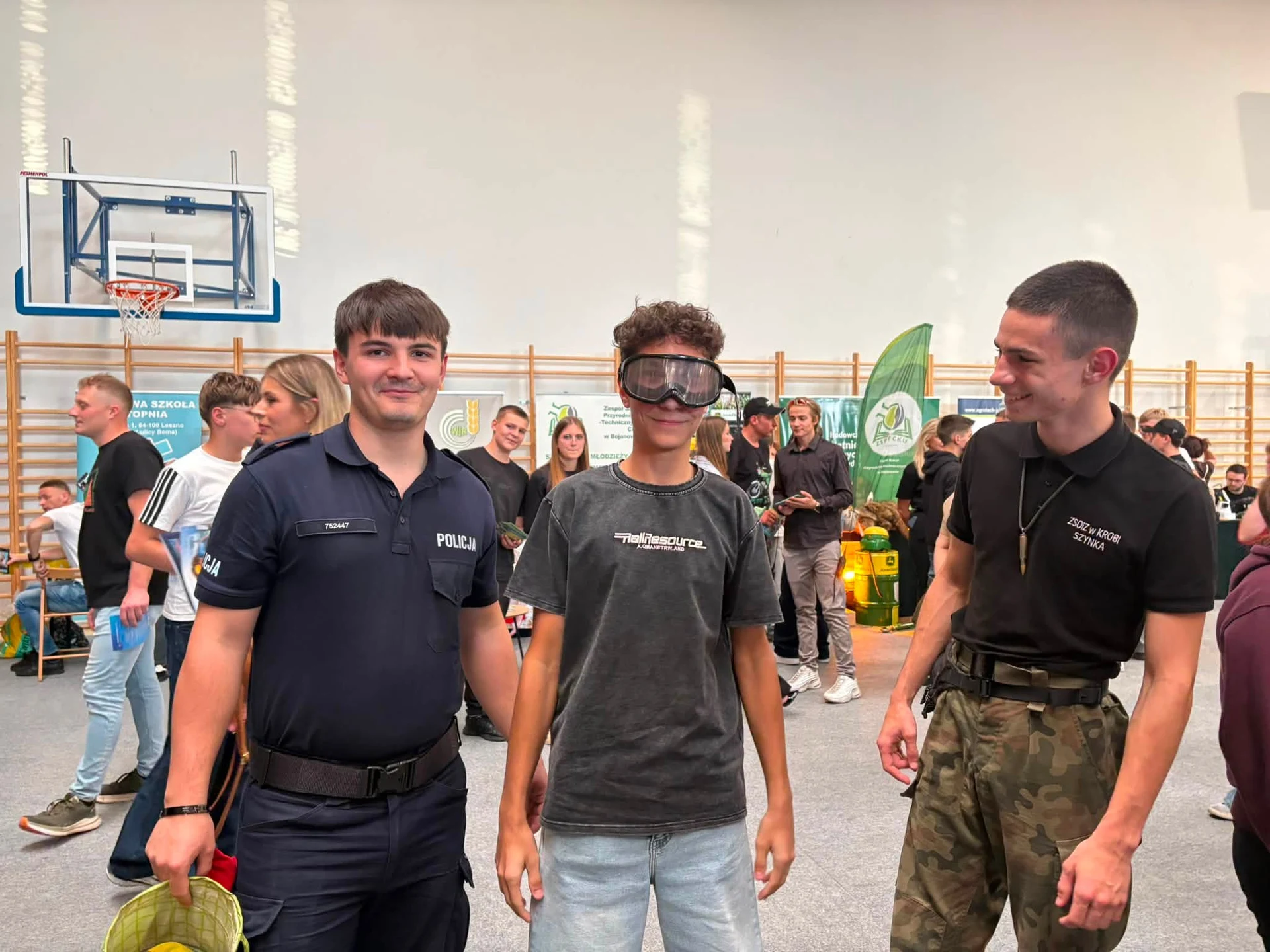 Noc Zawodowców w Miejskiej Górce – policja przyciągnęła tłumy — zdjęcie 19