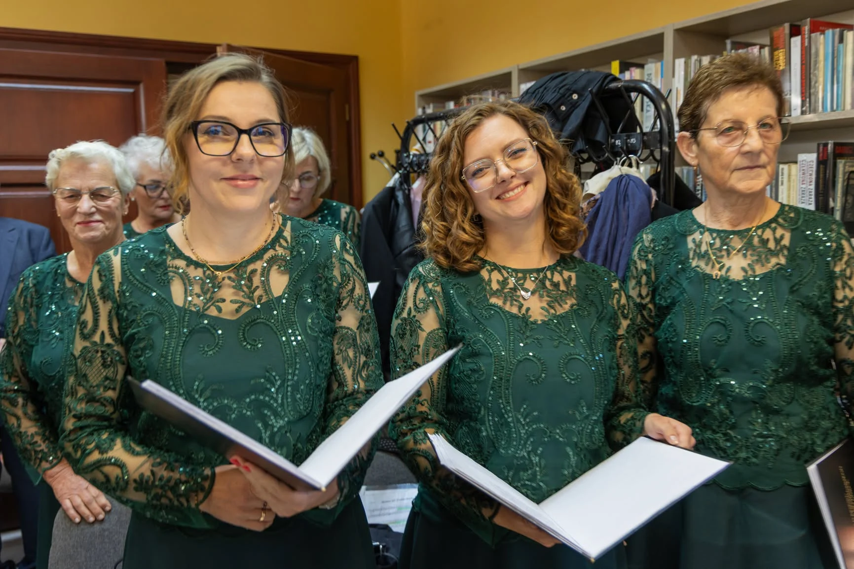 Fotorelacja z jubileuszu 15-lecia Koła Śpiewu im. Bolesława Dembińskiego — zdjęcie 46