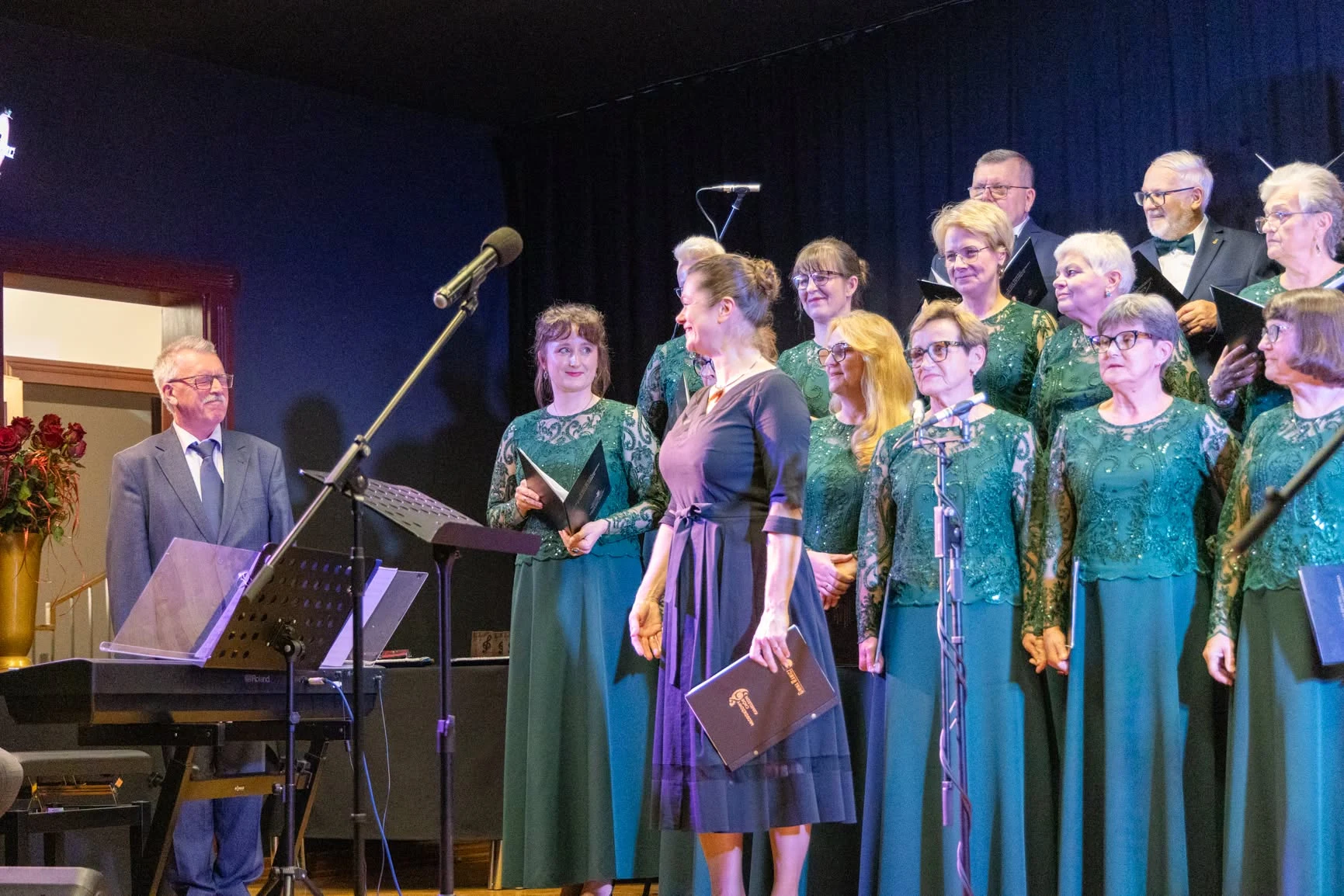 Fotorelacja z jubileuszu 15-lecia Koła Śpiewu im. Bolesława Dembińskiego — zdjęcie 49