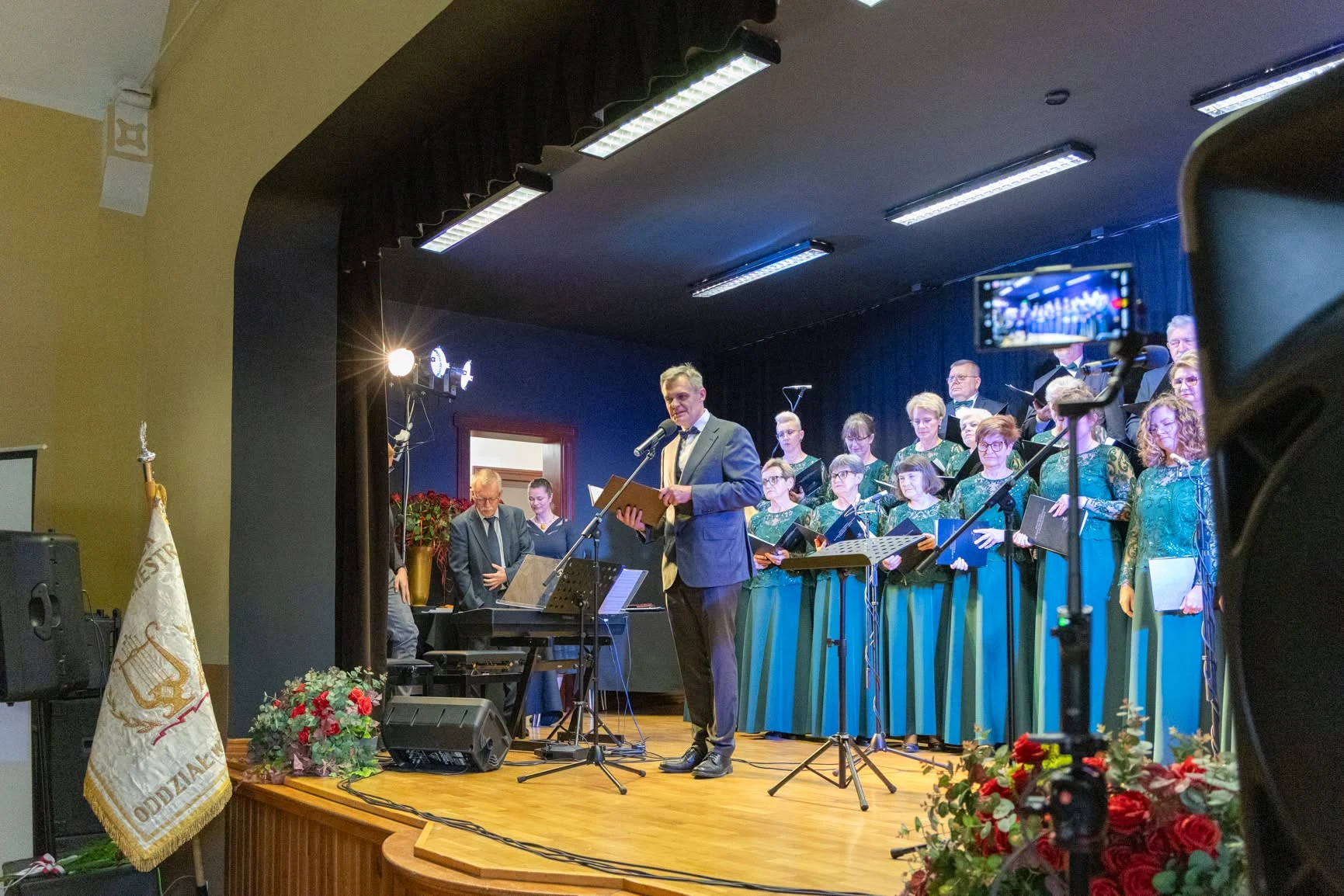Fotorelacja z jubileuszu 15-lecia Koła Śpiewu im. Bolesława Dembińskiego — zdjęcie 54