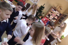 Klasowe-wigilie-w-Zespole-Szkol-w-Dloni-0001