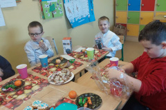 Klasowe-wigilie-w-Zespole-Szkol-w-Dloni-0008