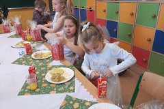 Klasowe-wigilie-w-Zespole-Szkol-w-Dloni-0011