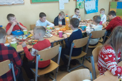 Klasowe-wigilie-w-Zespole-Szkol-w-Dloni-0018