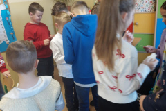 Klasowe-wigilie-w-Zespole-Szkol-w-Dloni-0021