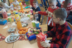 Klasowe-wigilie-w-Zespole-Szkol-w-Dloni-0030