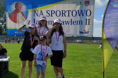 Majowe-swieta-i-sportowa-aktywnosc-uczniow-Zespolu-Szkol-w-Dloni-014