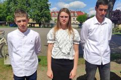 Majowe-swieta-i-sportowa-aktywnosc-uczniow-Zespolu-Szkol-w-Dloni-021