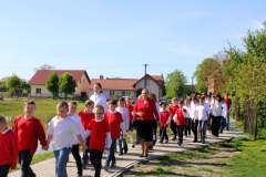 Majowe-swieta-i-sportowa-aktywnosc-uczniow-Zespolu-Szkol-w-Dloni-043