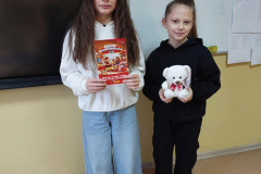 „Pomoz-sie-przytulic-–-wielkie-serca-w-Zespole-Szkol-w-Dloni-022