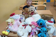 „Pomoz-sie-przytulic-–-wielkie-serca-w-Zespole-Szkol-w-Dloni-025