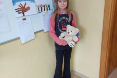 „Pomoz-sie-przytulic-–-wielkie-serca-w-Zespole-Szkol-w-Dloni-026