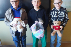 „Pomoz-sie-przytulic-–-wielkie-serca-w-Zespole-Szkol-w-Dloni-029