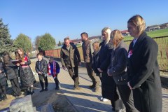 Spolecznosc-Zespolu-Szkol-w-Dloni-uczcila-107.-rocznice-odzyskania-niepodleglosci-005