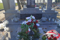 Spolecznosc-Zespolu-Szkol-w-Dloni-uczcila-107.-rocznice-odzyskania-niepodleglosci-006