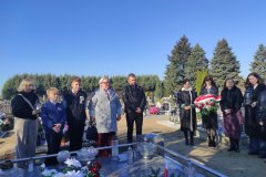 Spolecznosc-Zespolu-Szkol-w-Dloni-uczcila-107.-rocznice-odzyskania-niepodleglosci-010