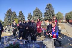 Spolecznosc-Zespolu-Szkol-w-Dloni-uczcila-107.-rocznice-odzyskania-niepodleglosci-012