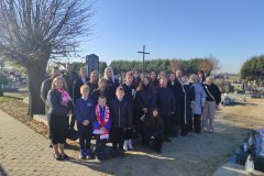 Spolecznosc-Zespolu-Szkol-w-Dloni-uczcila-107.-rocznice-odzyskania-niepodleglosci-015