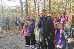 Spolecznosc-Zespolu-Szkol-w-Dloni-uczcila-107.-rocznice-odzyskania-niepodleglosci-018