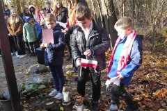 Spolecznosc-Zespolu-Szkol-w-Dloni-uczcila-107.-rocznice-odzyskania-niepodleglosci-022