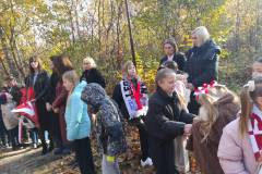 Spolecznosc-Zespolu-Szkol-w-Dloni-uczcila-107.-rocznice-odzyskania-niepodleglosci-026