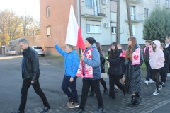 Spolecznosc-Zespolu-Szkol-w-Dloni-uczcila-107.-rocznice-odzyskania-niepodleglosci-031