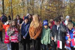 Spolecznosc-Zespolu-Szkol-w-Dloni-uczcila-107.-rocznice-odzyskania-niepodleglosci-039