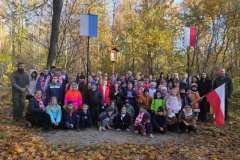 Spolecznosc-Zespolu-Szkol-w-Dloni-uczcila-107.-rocznice-odzyskania-niepodleglosci-041