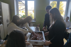 Spolecznosc-Zespolu-Szkol-w-Dloni-uczcila-107.-rocznice-odzyskania-niepodleglosci-045