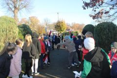 Spolecznosc-Zespolu-Szkol-w-Dloni-uczcila-107.-rocznice-odzyskania-niepodleglosci-054