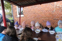 zespol-szkol-w-dloni-pusta-klasa-zdrowe-odzywianie-program-dla-szkol-rada-rodzicow-edukacja-szkola-podstawowa-dlonie-jesien-w-szkole-zdrowe-nawyki-zywieniowe-powiat-rawickie-024