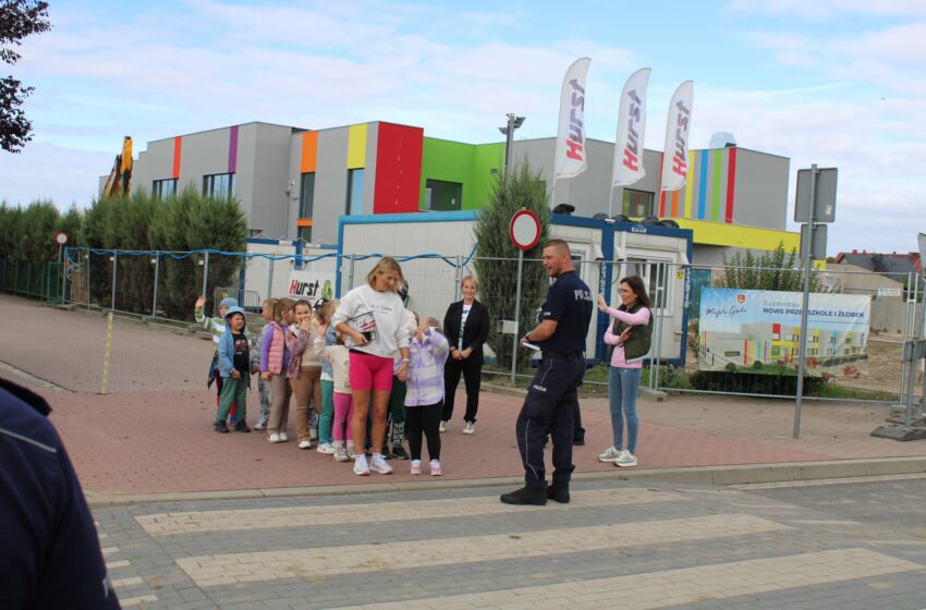  Bezpieczna Droga do Szkoły – Spotkania Edukacyjne z Policją w Zespole Szkół w Miejskiej Górce