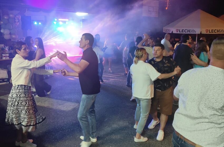 Dożynki w Oczkowicach pełne tradycji, radości i wspólnej zabawy